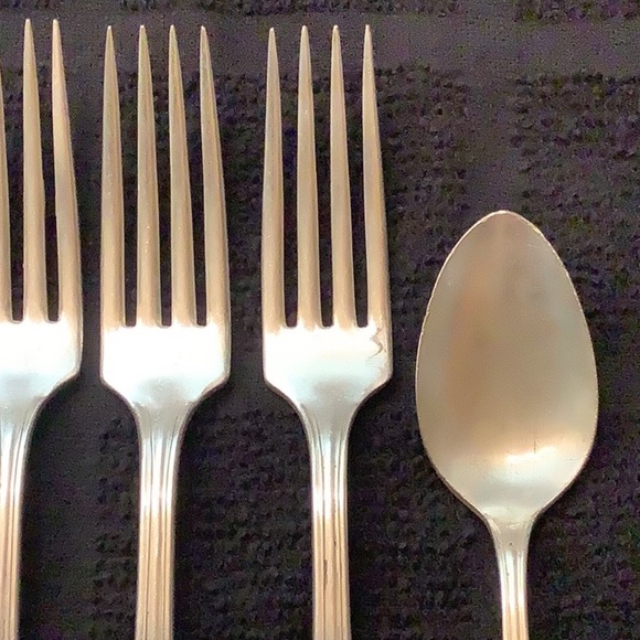 Encore 3 forks 2 spoon Simeon L & George H Rogers Oneida Ltd. - Picture 5 of 16